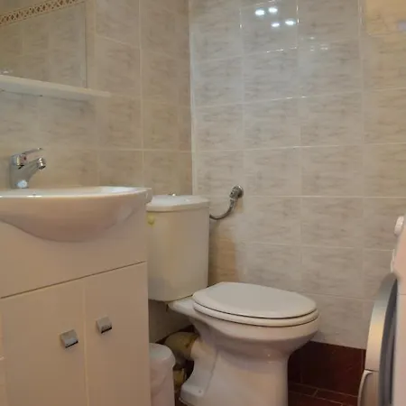 דירה Afroditi's Garden View באטסי