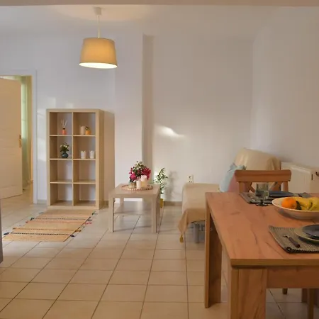 דירה Afroditi's Garden View